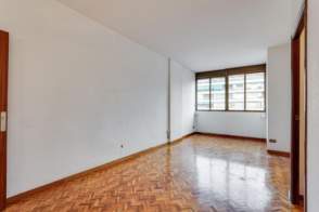 Venta de piso exterior de 3 habitaciones en La Sagrada Família, Barcelona Capital de 2ª mano - 9886