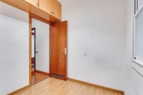 Venta de piso exterior de 3 habitaciones en La Sagrada Família, Barcelona Capital de 2ª mano - 9886