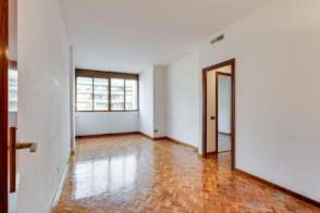 Venta de piso exterior de 3 habitaciones en La Sagrada Família, Barcelona Capital de 2ª mano - 9886