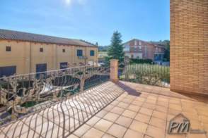 Casa aislada con jardín y piscina en el pueblo de Foixà de 2ª mano - 3951