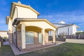 A partir de Abril - Preciosa Casa en Alquiler en Quart de 2ª mano - 5796
