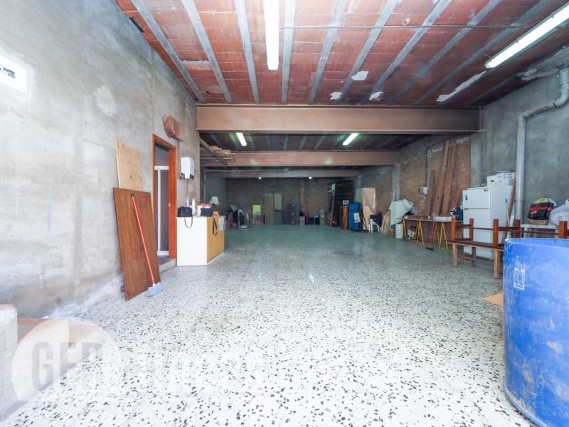 Local de 209 m² con sótano para taller o almacén en Rubí · Almacén