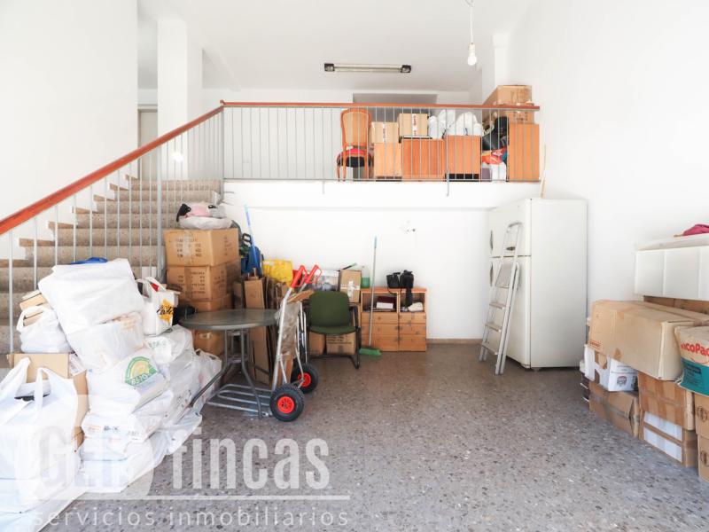 Local en Vallparadís con almacén y espacio para oficinas · Trastero