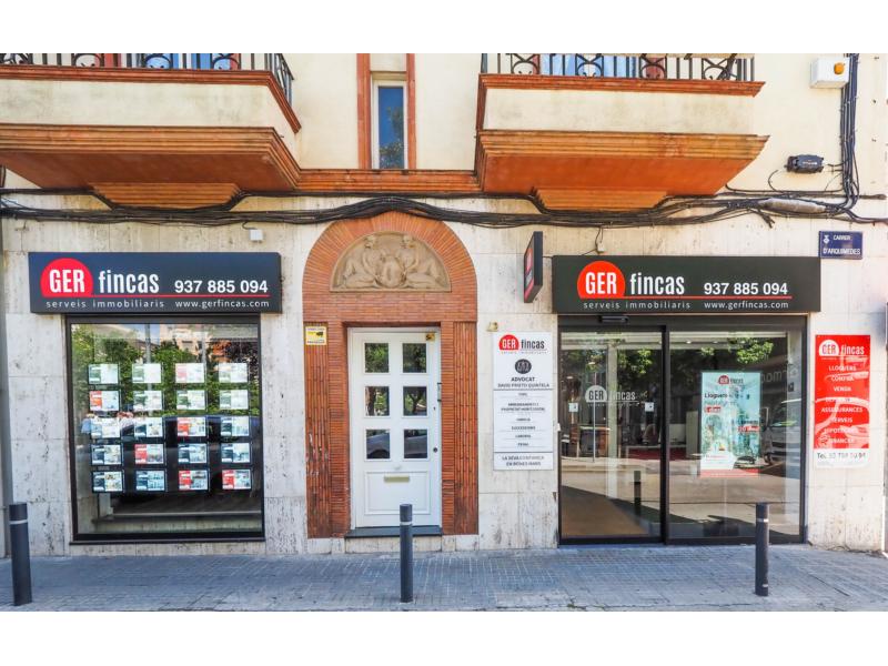 Plaza de parking cerrada de 20 m² con sistema de seguridad · Fachada