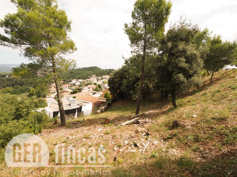 Parcela de 809 m² para dos viviendas en Can Palet, Terrassa · Jardín