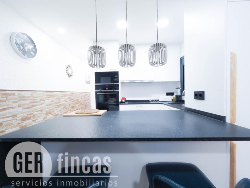 Casa sin vecinos con terraza de 25 m² y garaje para dos coches en Ca n’Aurell · Cocina