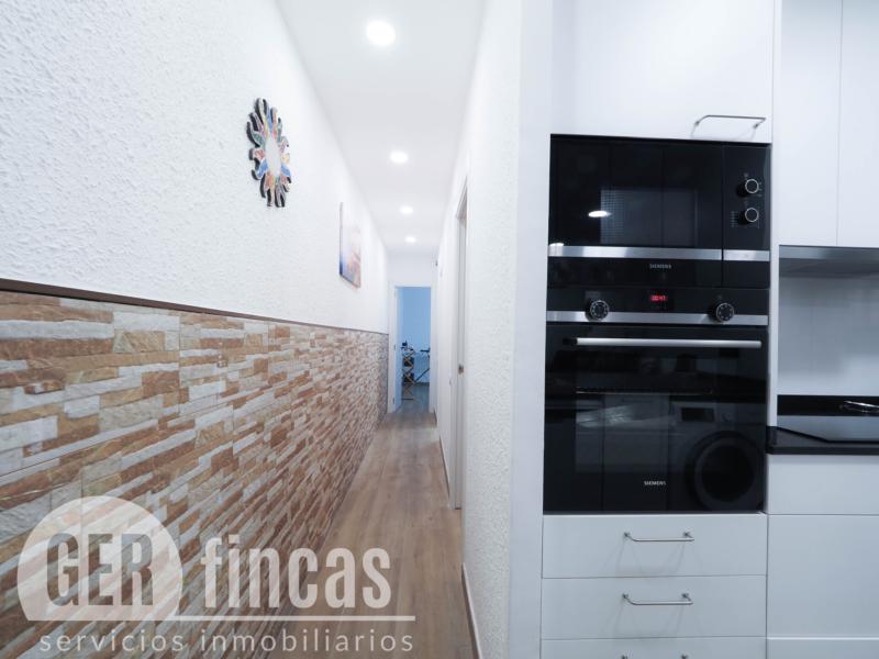 Casa sin vecinos con terraza de 25 m² y garaje para dos coches en Ca n’Aurell · Cocina