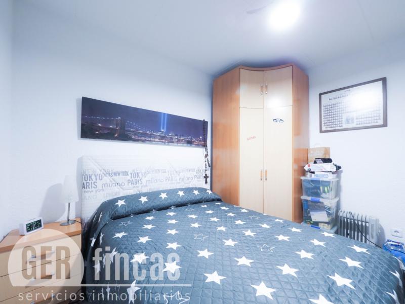 Casa sin vecinos con terraza de 25 m² y garaje para dos coches en Ca n’Aurell · Dormitorio