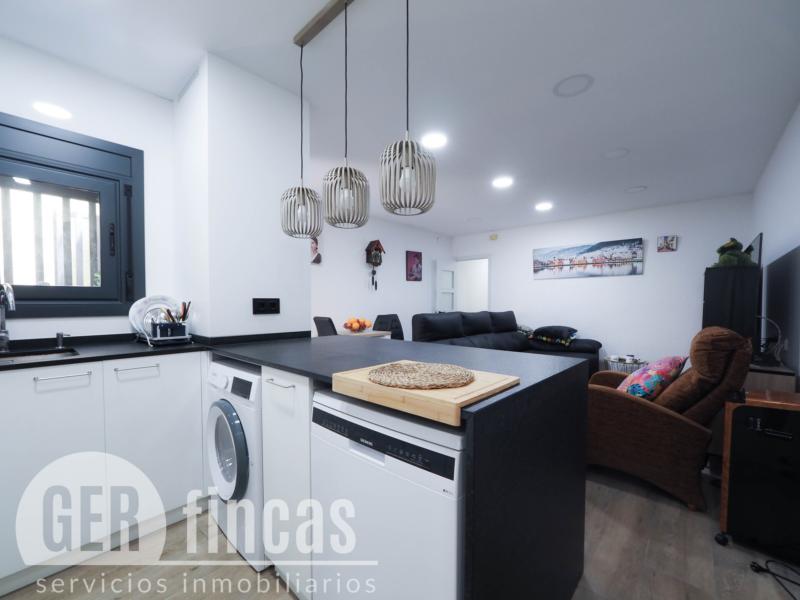 Casa sin vecinos con terraza de 25 m² y garaje para dos coches en Ca n’Aurell · Cocina