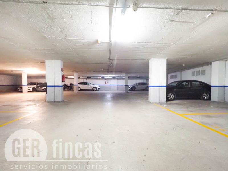 Plaza de parking con acceso por rampa en Zona Olímpica, Terrassa · Garaje/Parking