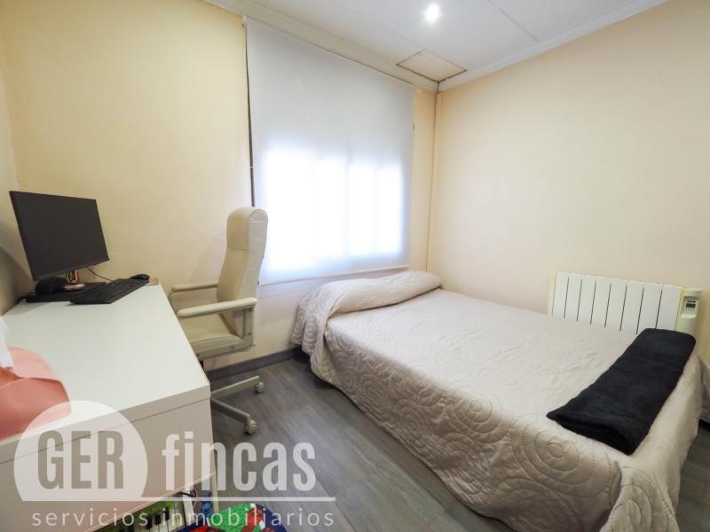 Casa de cuatro vientos con jardín y planta superior diáfana · Dormitorio