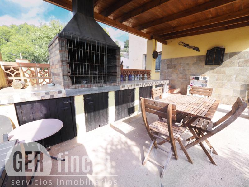 Casa de cuatro vientos con jardín y planta superior diáfana · Jardín