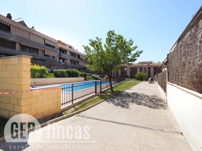 Dúplex de 104 m² con dos terrazas y piscina comunitaria en Torre-sana · Zonas comunes
