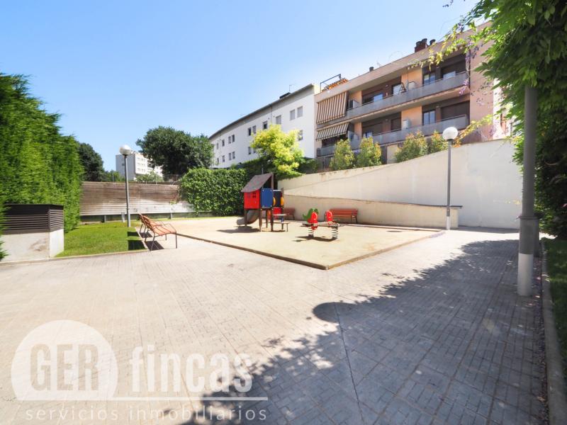 Dúplex de 104 m² con dos terrazas y piscina comunitaria en Torre-sana · Zonas comunes