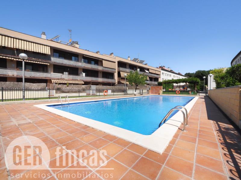 Dúplex de 104 m² con dos terrazas y piscina comunitaria en Torre-sana · Piscina