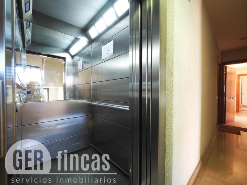 Dúplex de 104 m² con dos terrazas y piscina comunitaria en Torre-sana · Cocina