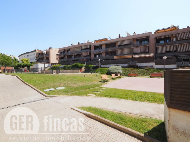 Dúplex de 104 m² con dos terrazas y piscina comunitaria en Torre-sana · Jardín