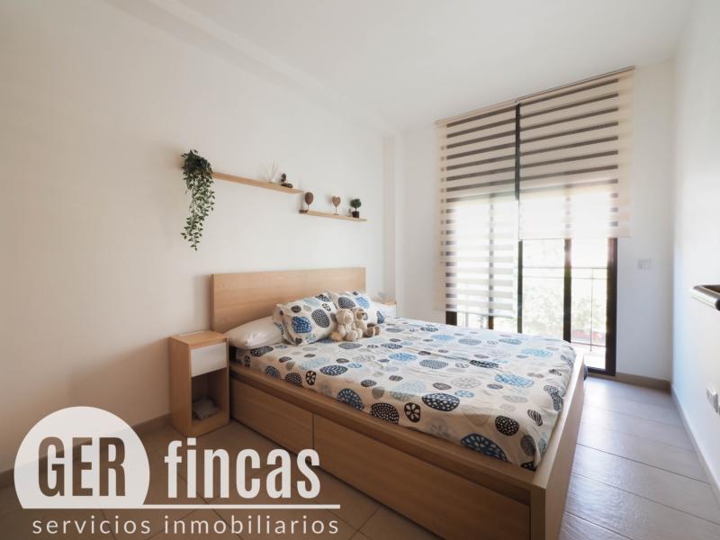 Dúplex de 104 m² con dos terrazas y piscina comunitaria en Torre-sana · Dormitorio