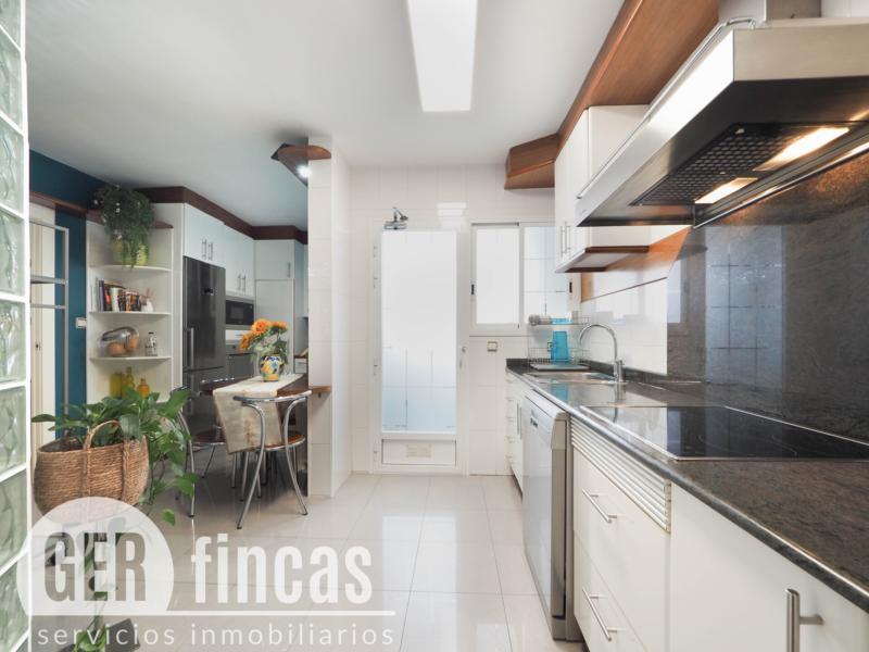 Reformado · Balcón y ascensor · Cocina