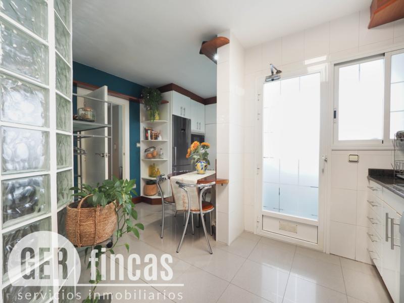 Reformado · Balcón y ascensor · Cocina