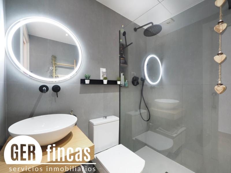 Reformado · 3 balcones · Baño