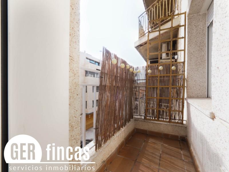 Reformado · 3 balcones · Balcón